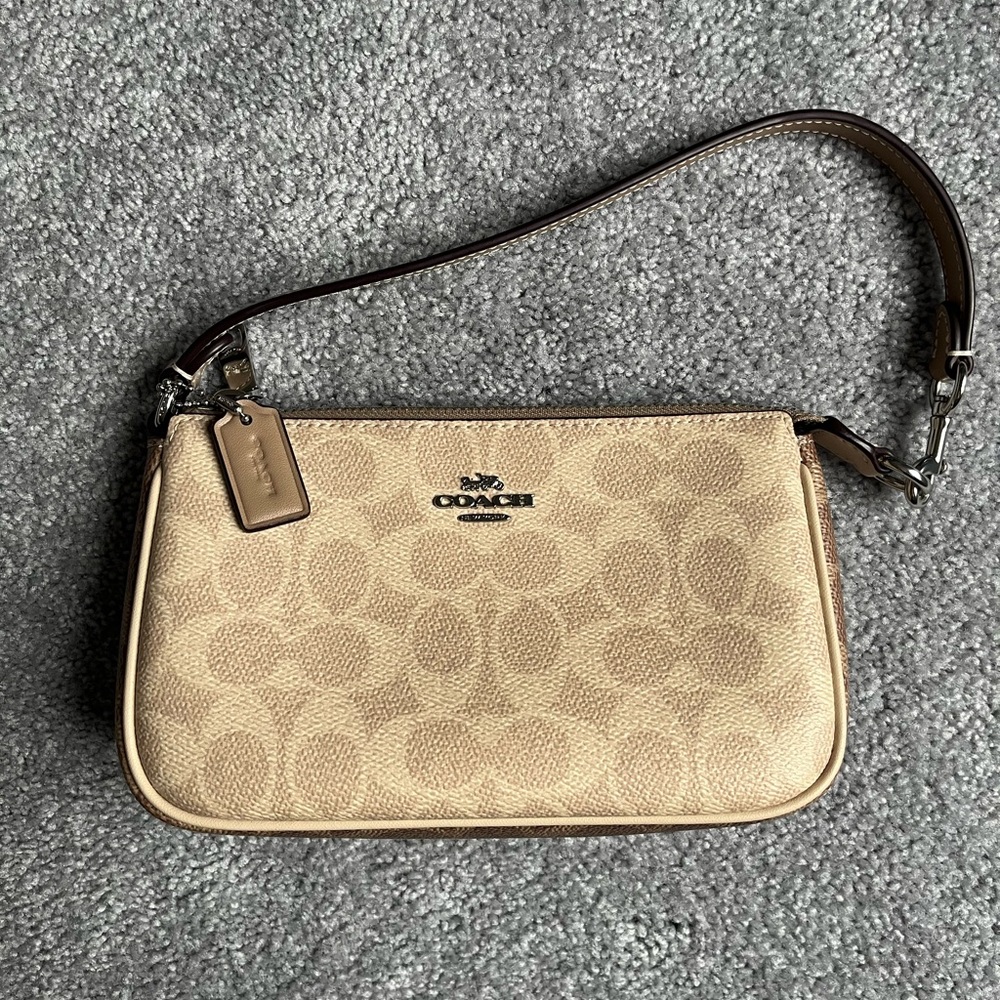 Coach Nolita 19 in blocked signature canvas!